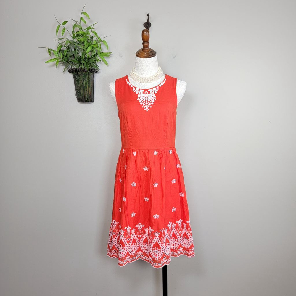 NYDJ Fit & Flare Jeweled Sleeveless Dress Eyelet Embroidered Skirt Slimming 6 - Picture 2 of 14